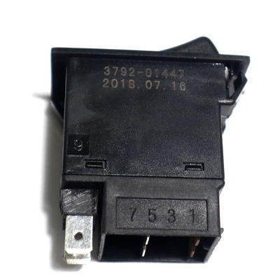 OE NO. 3792-00225 Interruttore di parti di autobus per King Long Bus Main Power Rocker Switch