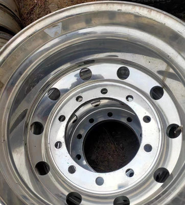 Autobus Ricambi Autobus Ruota di leghe d'argento per Autobus Zhongtong Perfetta vestibilità e prestazioni