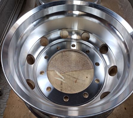 Autobus Ricambi Autobus Ruota di leghe d'argento per Autobus Zhongtong Perfetta vestibilità e prestazioni