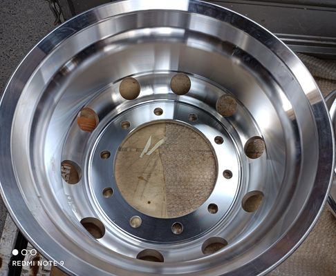 Autobus Ricambi Autobus Ruota di leghe d'argento per Autobus Zhongtong Perfetta vestibilità e prestazioni
